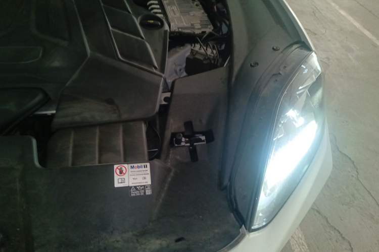 Used Porsche Cayenne 2024 Cayenne 3.0T Engine Bay Left
