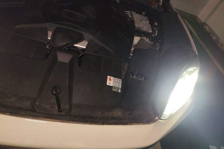 Used Porsche Cayenne 2024 Cayenne 3.0T Engine Bay Left