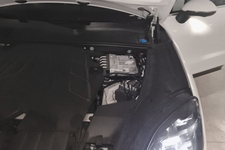 Used Porsche Cayenne 2024 Cayenne 3.0T Engine Bay Left
