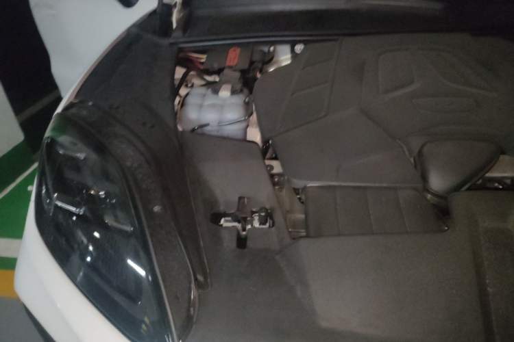 Used Porsche Cayenne 2024 Cayenne 3.0T Engine Bay Right