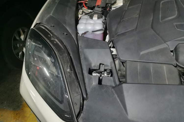 Used Porsche Cayenne 2024 Cayenne 3.0T Engine Bay Right