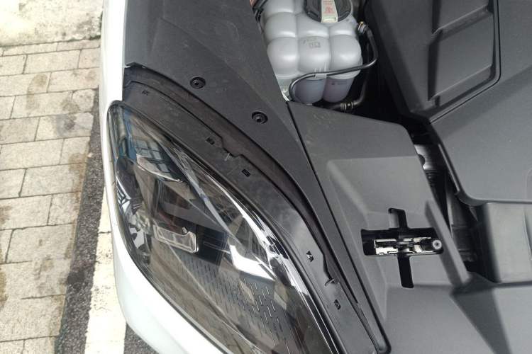 Used Porsche Cayenne 2024 Cayenne 3.0T Engine Bay Right