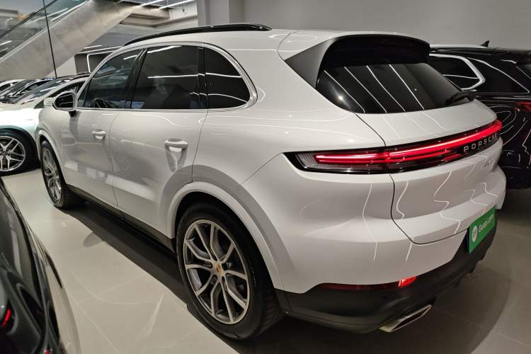 Used Porsche Cayenne 2024 Cayenne 3.0T Exterior 3