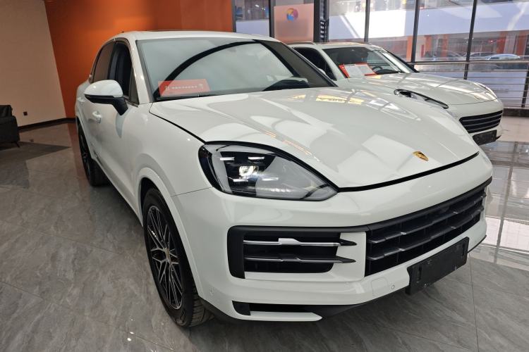 Used Porsche Cayenne 2024 Cayenne 3.0T Front Right 45 Deg