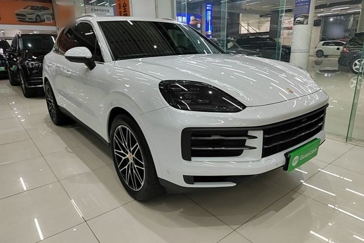 Used Porsche Cayenne 2024 Cayenne 3.0T Front Right 45 Deg