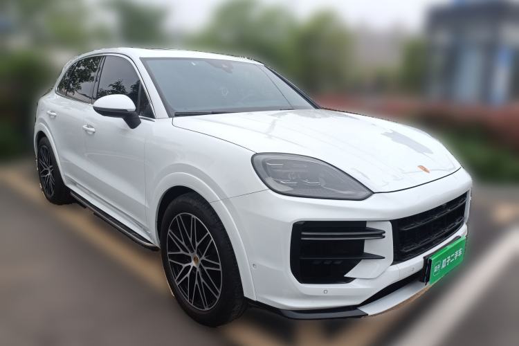 Used Porsche Cayenne 2024 Cayenne 3.0T Front Right 45 Deg