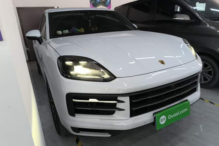 Used Porsche Cayenne 2024 Cayenne 3.0T Front Right 45 Deg