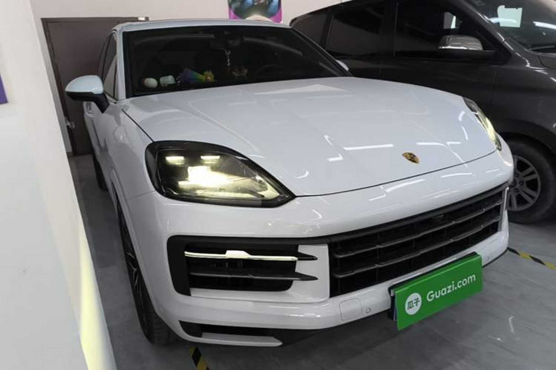 Used Porsche Cayenne 2024 Cayenne 3.0T Front Right 45 Deg
