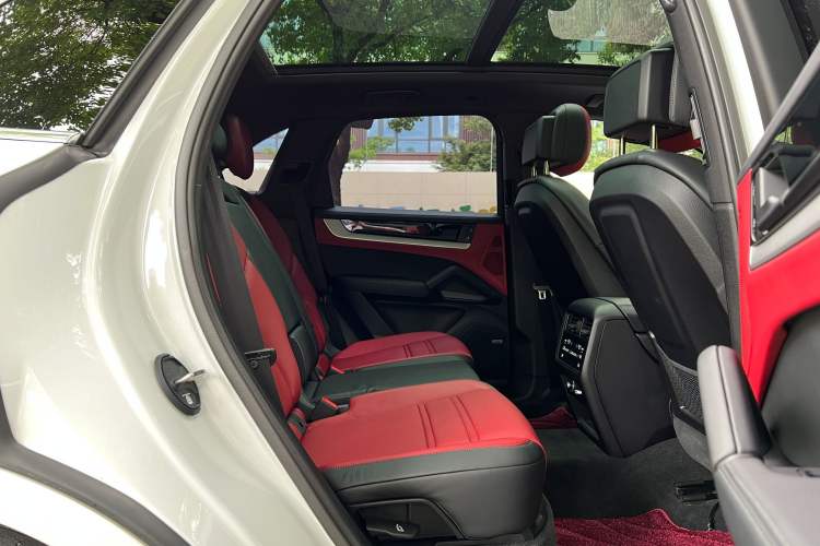 Used Porsche Cayenne 2024 Cayenne 3.0T Interior 1
