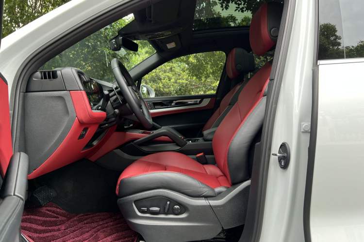 Used Porsche Cayenne 2024 Cayenne 3.0T Interior 4