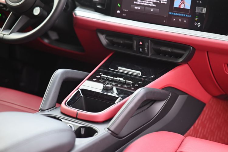 Used Porsche Cayenne 2024 Cayenne 3.0T Interior 7
