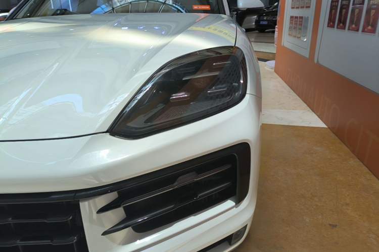 Used Porsche Cayenne 2024 Cayenne 3.0T Left Front Headlight