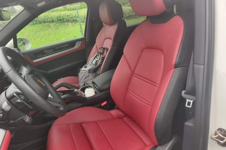 Used Porsche Cayenne 2024 Cayenne 3.0T Left Front Seat