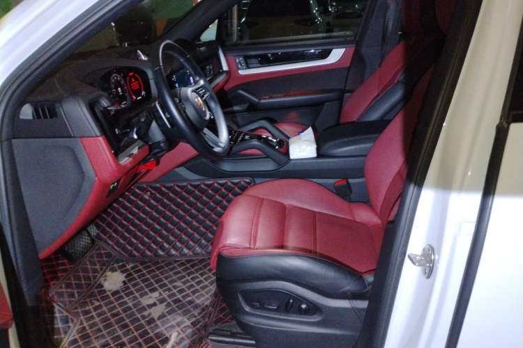Used Porsche Cayenne 2024 Cayenne 3.0T Left Front Seat