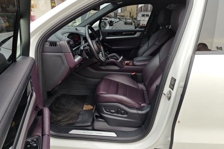 Used Porsche Cayenne 2024 Cayenne 3.0T Left Front Seat