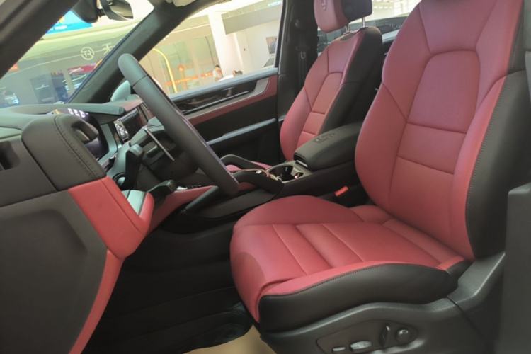 Used Porsche Cayenne 2024 Cayenne 3.0T Left Front Seat