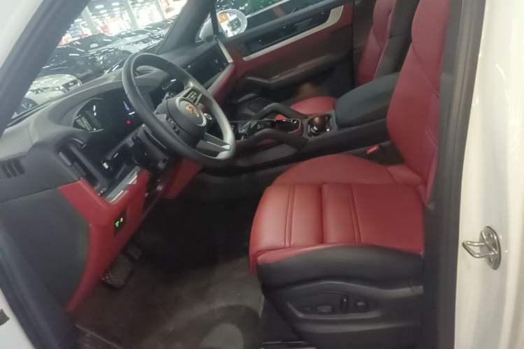 Used Porsche Cayenne 2024 Cayenne 3.0T Left Front Seat