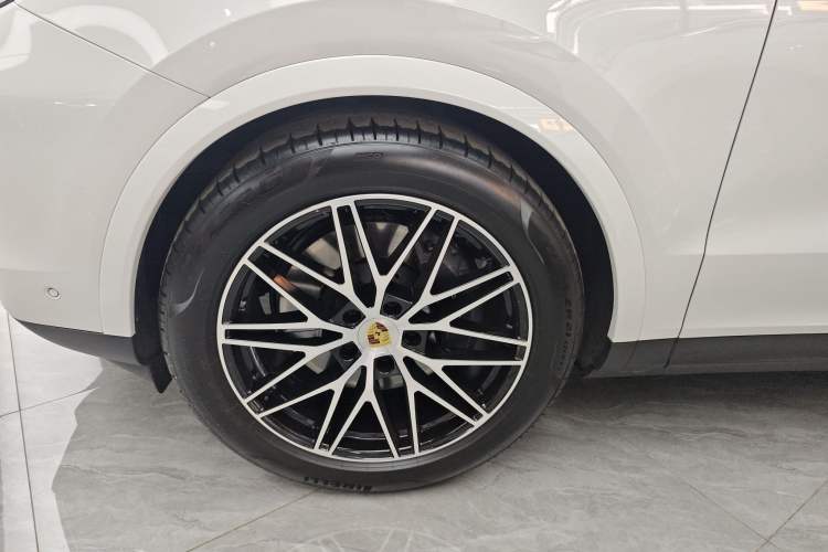 Used Porsche Cayenne 2024 Cayenne 3.0T Left Front Wheel Hub