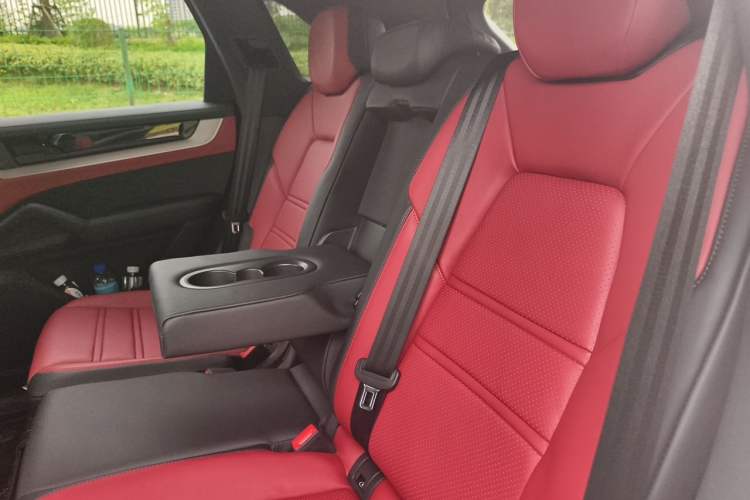 Used Porsche Cayenne 2024 Cayenne 3.0T Left Rear Seat