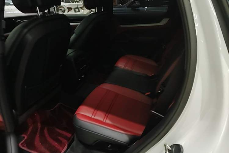 Used Porsche Cayenne 2024 Cayenne 3.0T Left Rear Seat