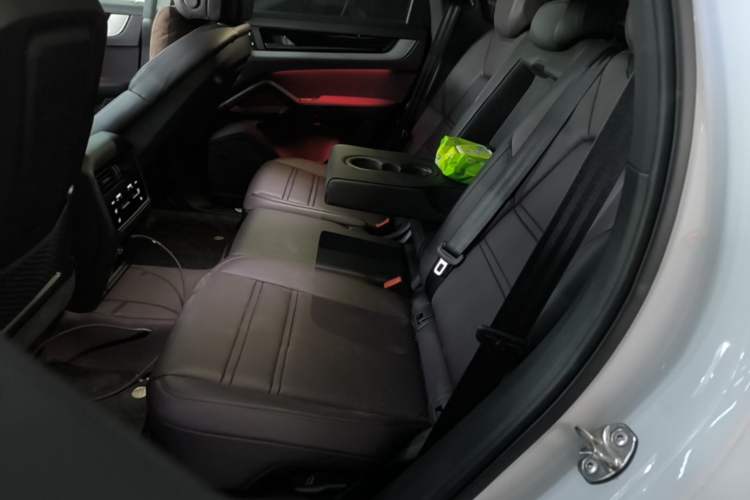 Used Porsche Cayenne 2024 Cayenne 3.0T Left Rear Seat