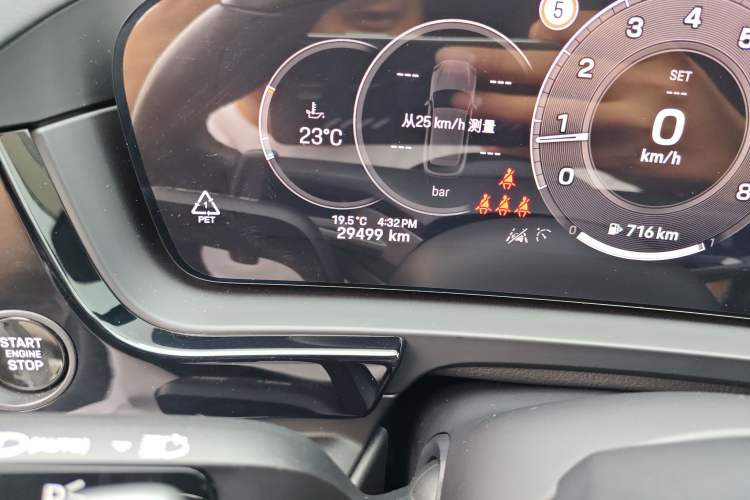 Used Porsche Cayenne 2024 Cayenne 3.0T Odometer Close Up