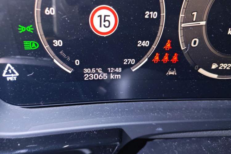 Used Porsche Cayenne 2024 Cayenne 3.0T Odometer Close Up