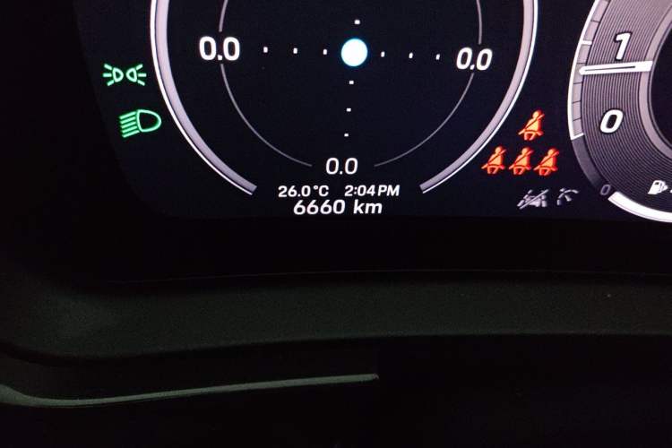 Used Porsche Cayenne 2024 Cayenne 3.0T Odometer Close Up