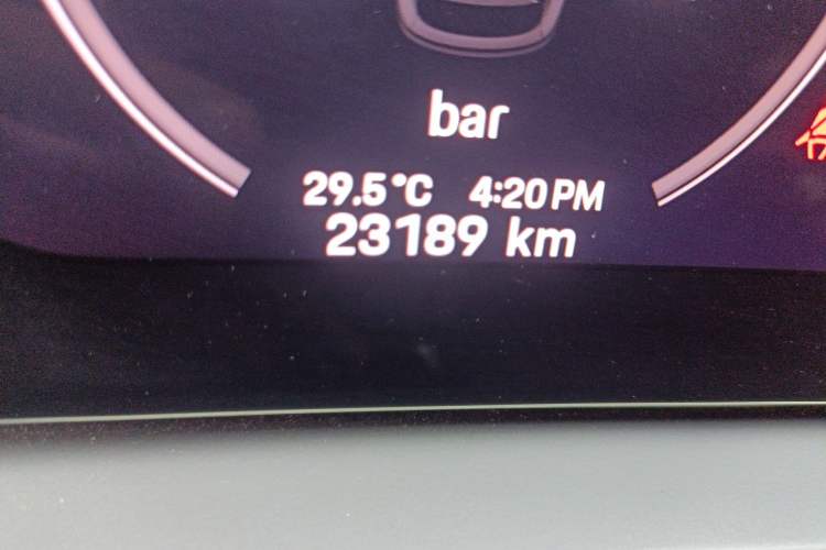 Used Porsche Cayenne 2024 Cayenne 3.0T Odometer Close Up