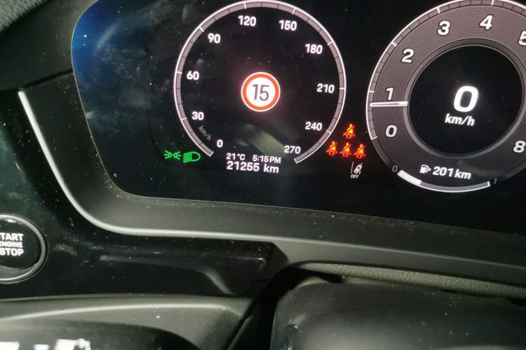 Used Porsche Cayenne 2024 Cayenne 3.0T Odometer Close Up