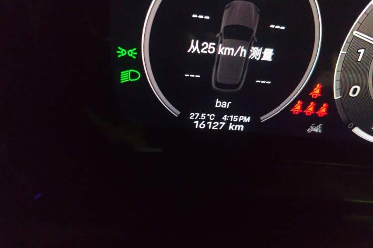 Used Porsche Cayenne 2024 Cayenne 3.0T Odometer Close Up