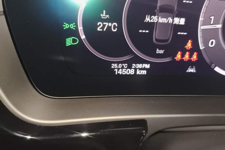 Used Porsche Cayenne 2024 Cayenne 3.0T Odometer Close Up