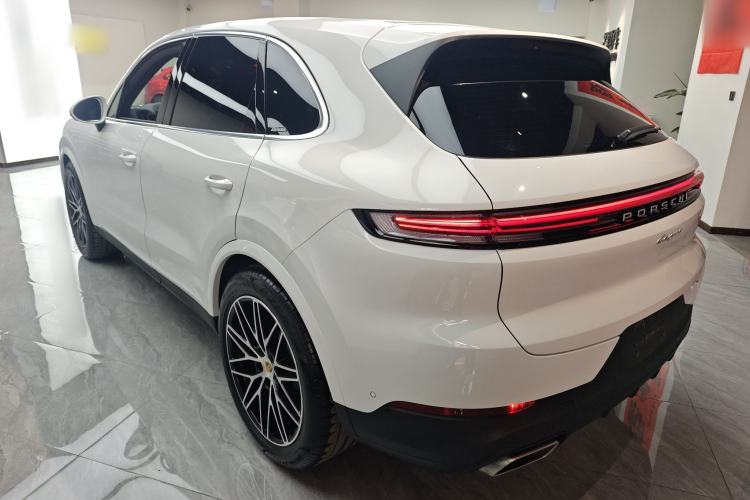 Used Porsche Cayenne 2024 Cayenne 3.0T Rear Left 45 Deg