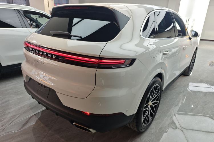 Used Porsche Cayenne 2024 Cayenne 3.0T Rear Right 45 Deg