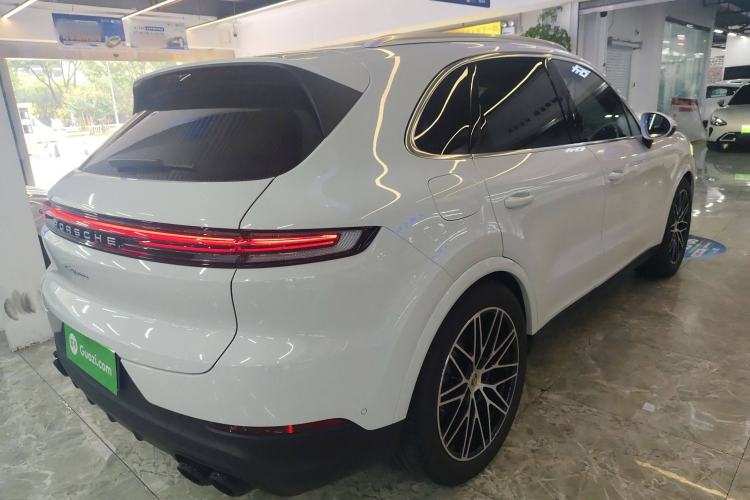 Used Porsche Cayenne 2024 Cayenne 3.0T Rear Right 45 Deg