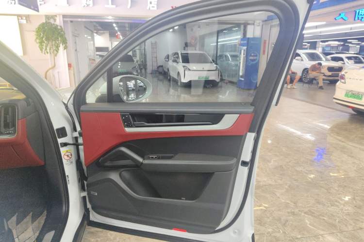 Used Porsche Cayenne 2024 Cayenne 3.0T Right Front Door Interior