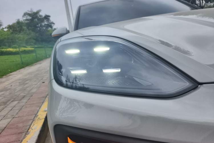 Used Porsche Cayenne 2024 Cayenne 3.0T Right Front Headlight