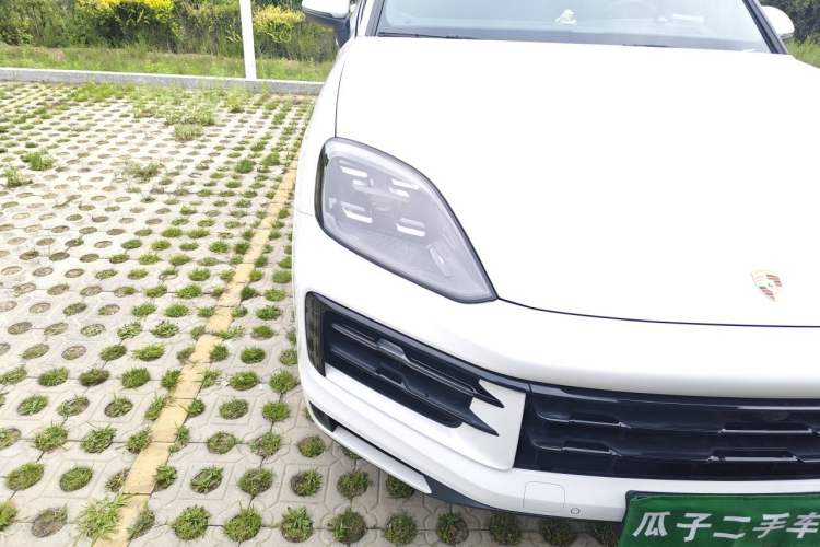 Used Porsche Cayenne 2024 Cayenne 3.0T Right Front Headlight