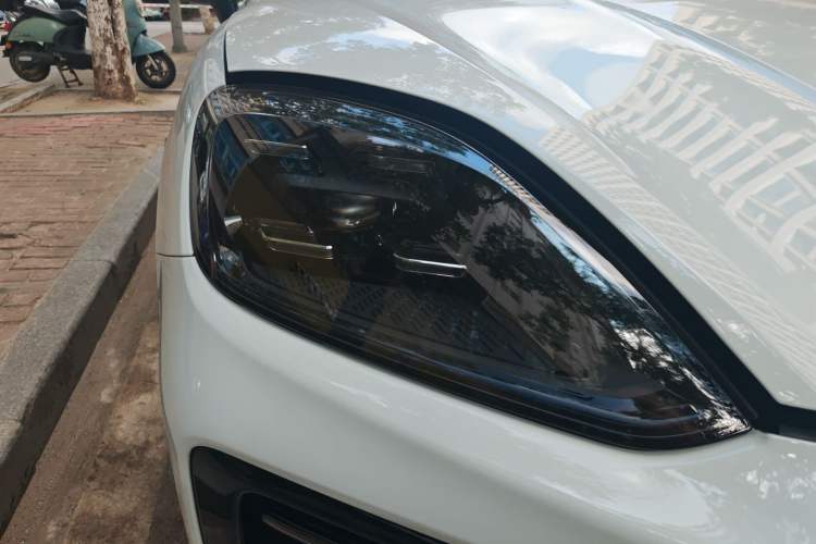 Used Porsche Cayenne 2024 Cayenne Coupé 3.0T Right Front Headlight