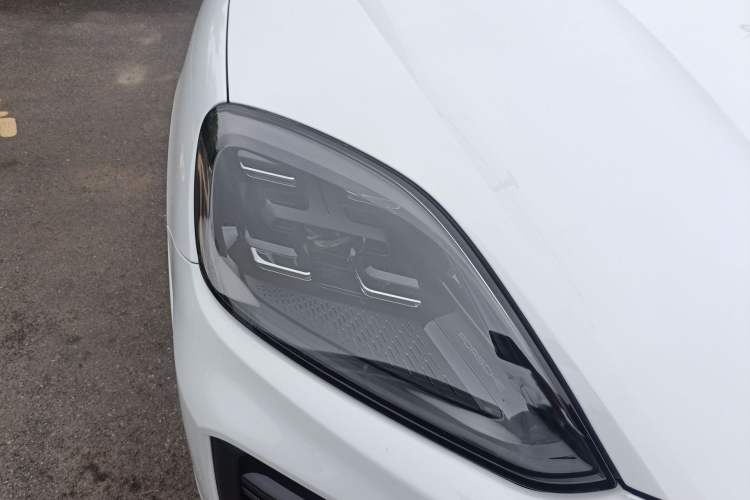 Used Porsche Cayenne 2024 Cayenne 3.0T Right Front Headlight