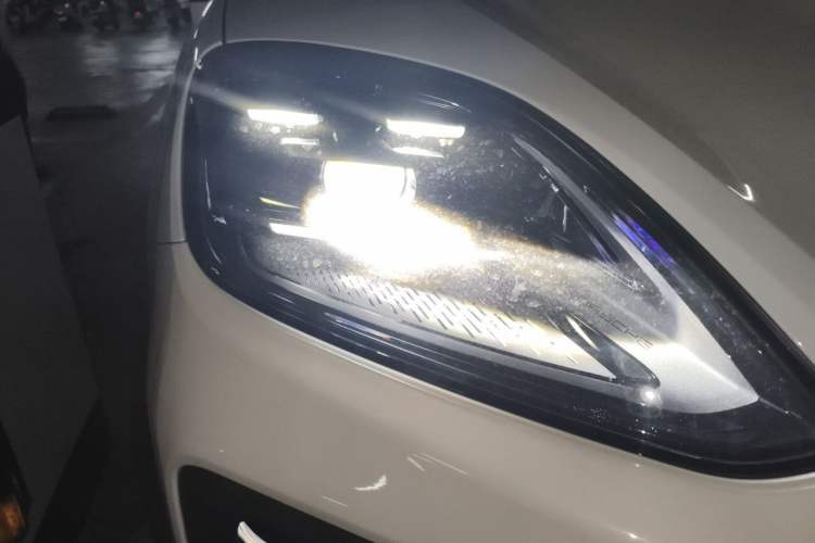 Used Porsche Cayenne 2024 Cayenne 3.0T Right Front Headlight
