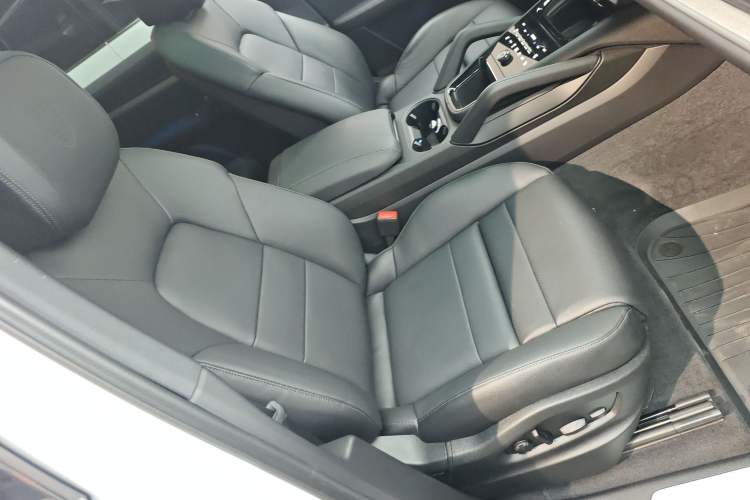 Used Porsche Cayenne 2024 Cayenne 3.0T Right Front Seat