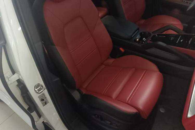 Used Porsche Cayenne 2024 Cayenne 3.0T Right Front Seat