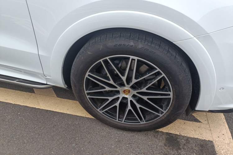 Used Porsche Cayenne 2024 Cayenne 3.0T Right Front Wheel Hub