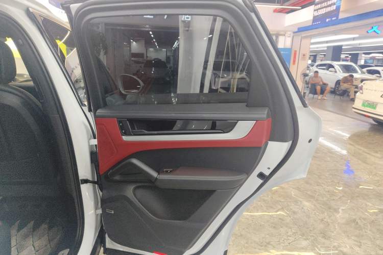 Used Porsche Cayenne 2024 Cayenne 3.0T Right Rear Door Interior