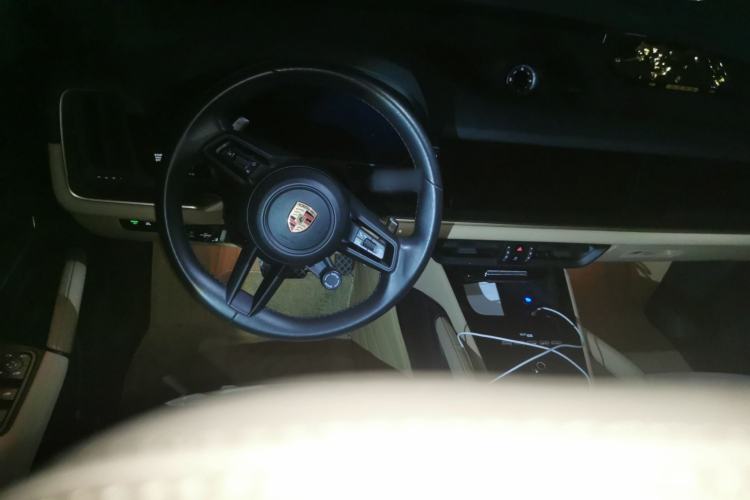 Used Porsche Cayenne 2024 Cayenne 3.0T Steering Wheel