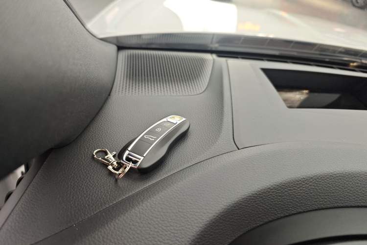 Used Porsche Cayenne 2024 Cayenne 3.0T Vehicle Key
