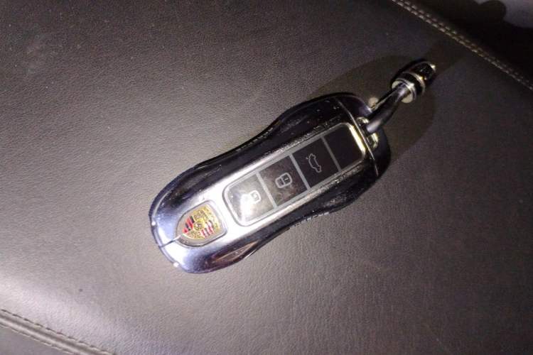 Used Porsche Cayenne 2024 Cayenne 3.0T Vehicle Key