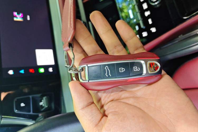 Used Porsche Cayenne 2024 Cayenne 3.0T Vehicle Key