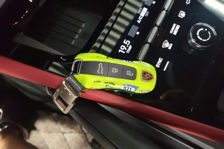 Used Porsche Cayenne 2024 Cayenne 3.0T Vehicle Key